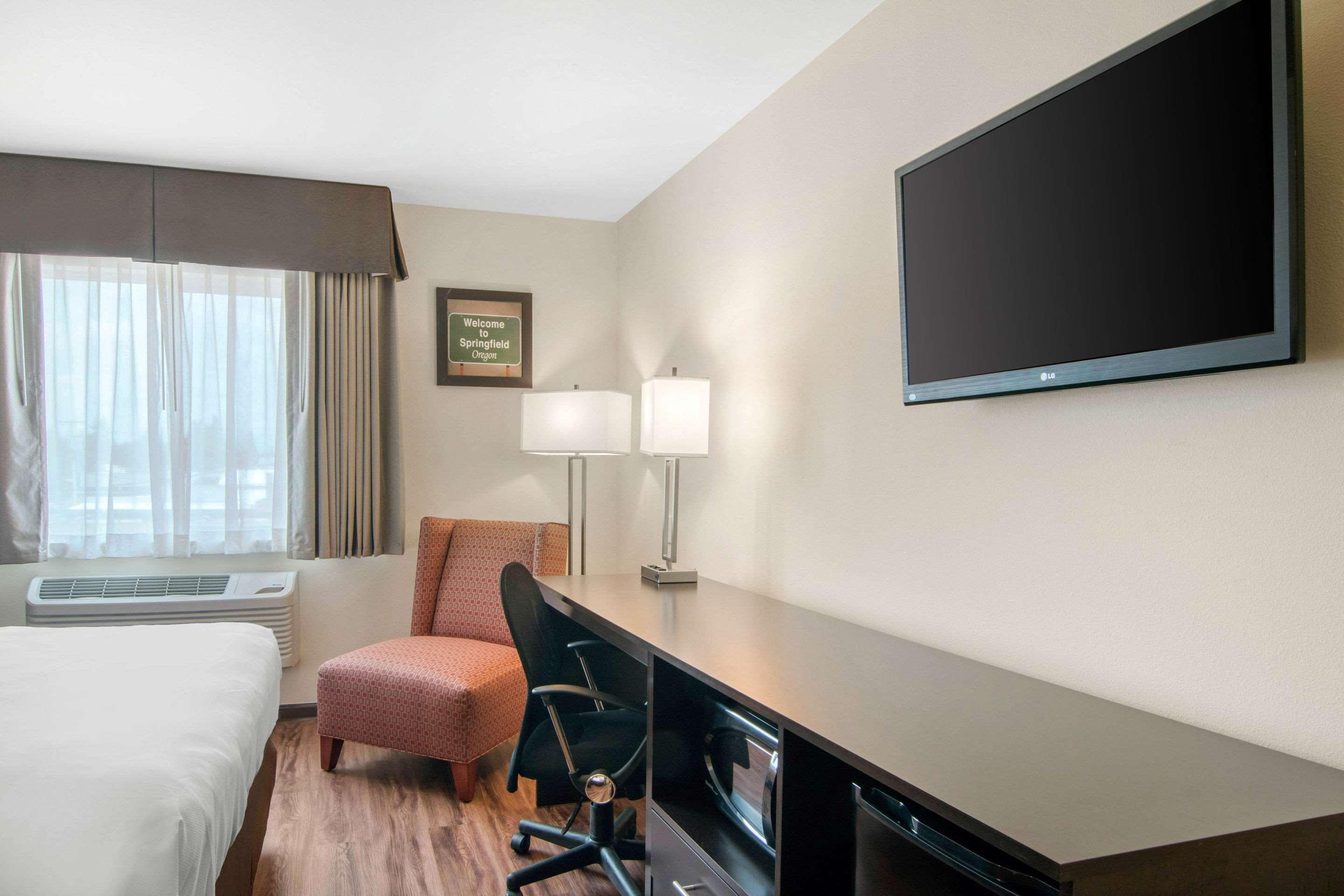 Econo Lodge Inn & Suites Springfield Ngoại thất bức ảnh